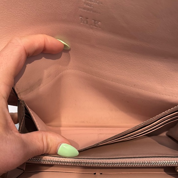 Louis Vuitton Blush Monogram Wallet - Picture 7 of 8
